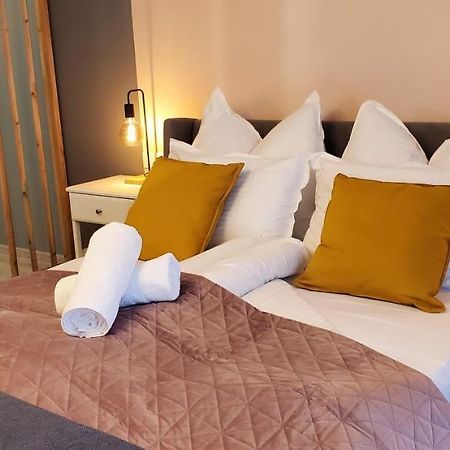 Dn Rose Apartmant Budapest Luaran gambar