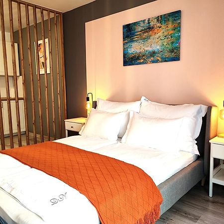 Dn Rose Apartmant Budapest Luaran gambar