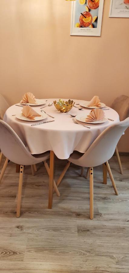 Dn Rose Apartmant Budapest Luaran gambar