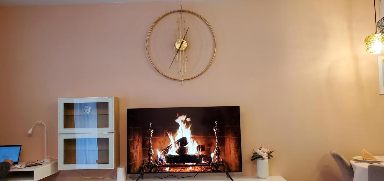 Dn Rose Apartmant Budapest Luaran gambar