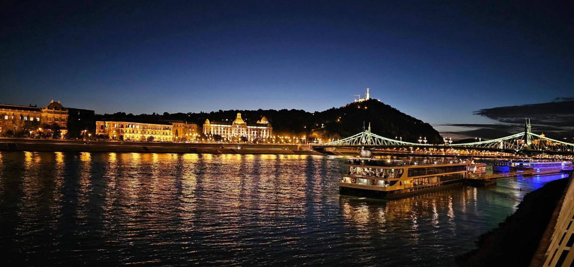 Dn Rose Apartmant Budapest Luaran gambar